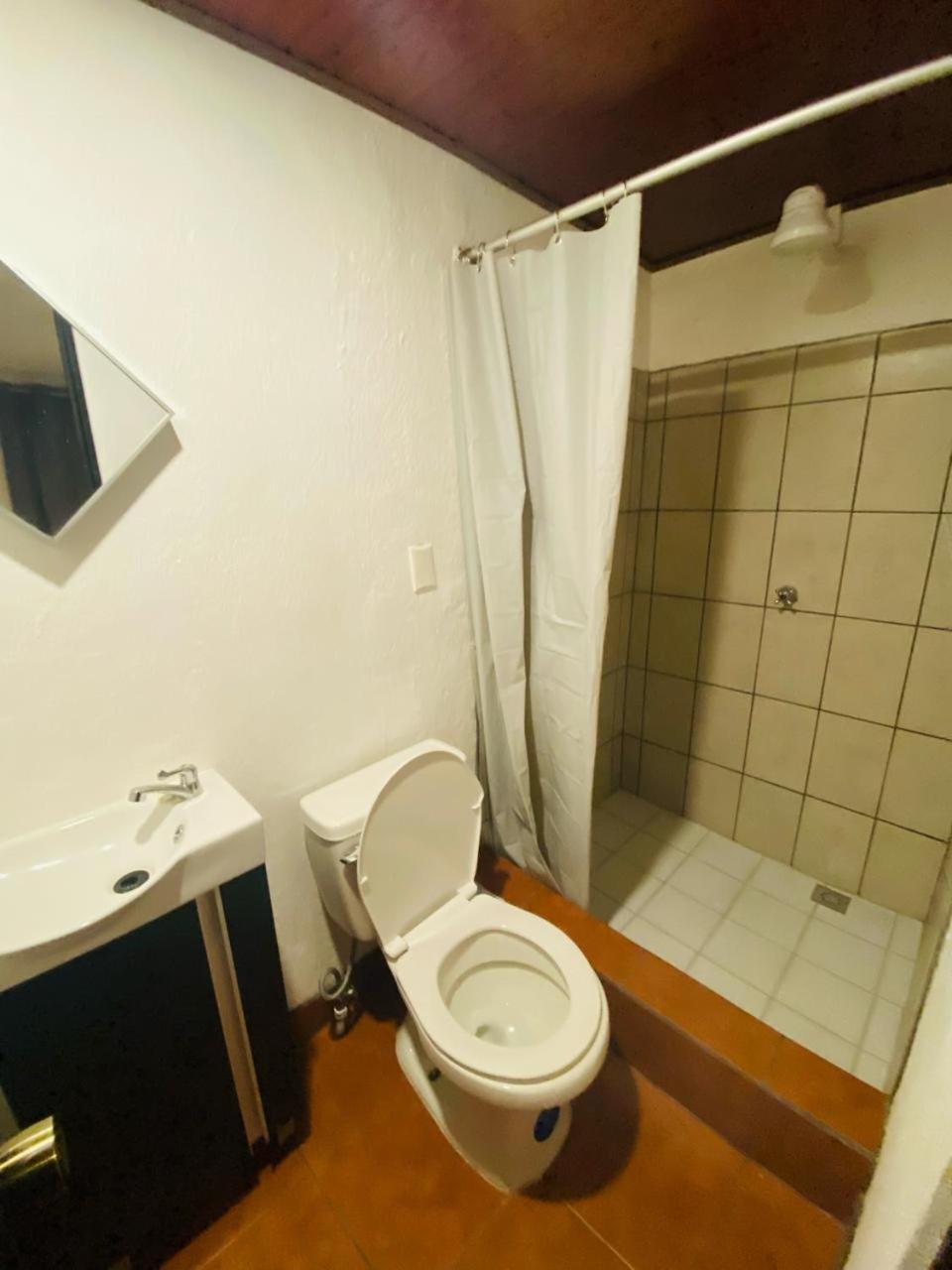 Hostal 17-52 Guatemala City Eksteriør bilde