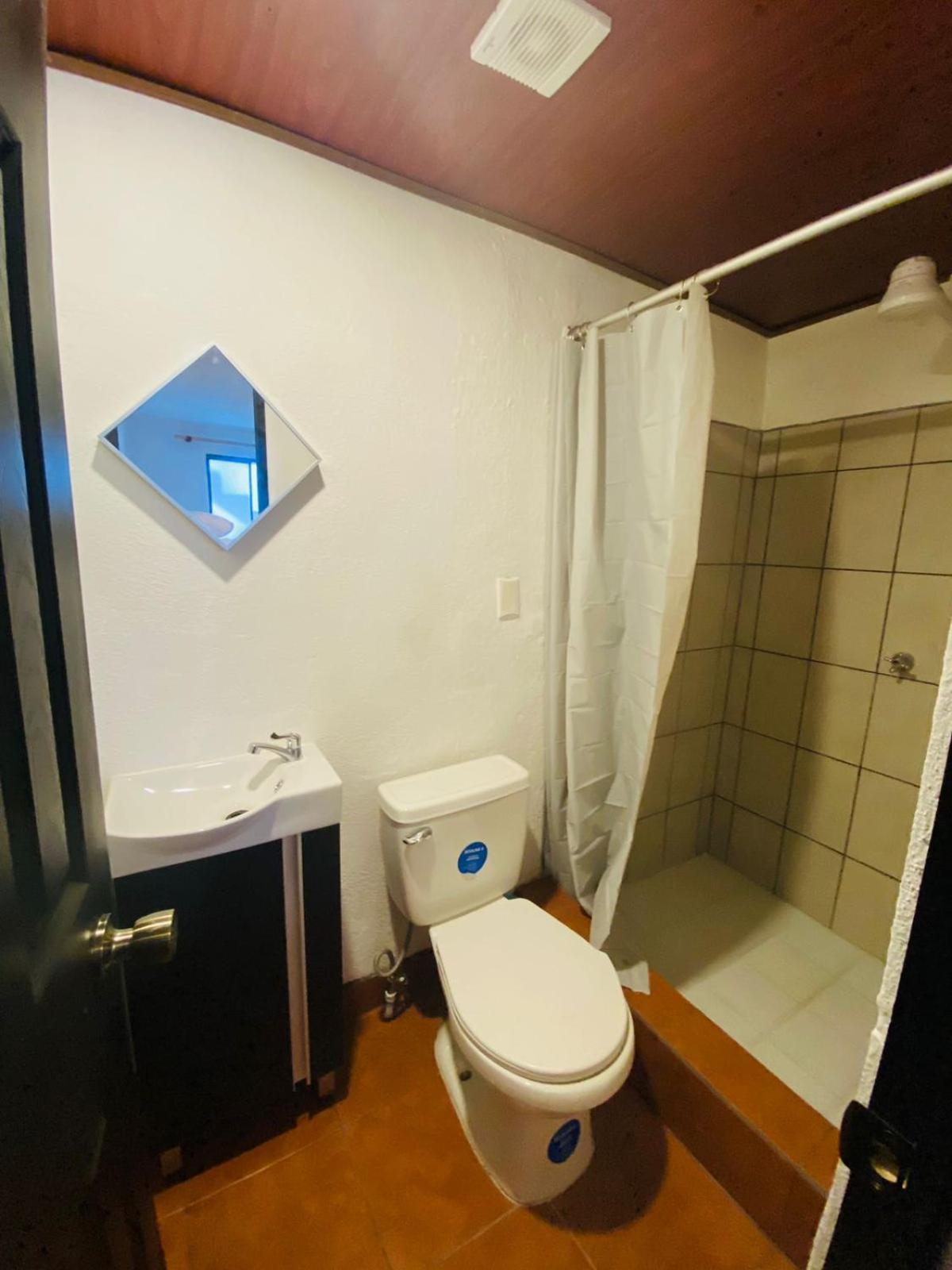 Hostal 17-52 Guatemala City Eksteriør bilde