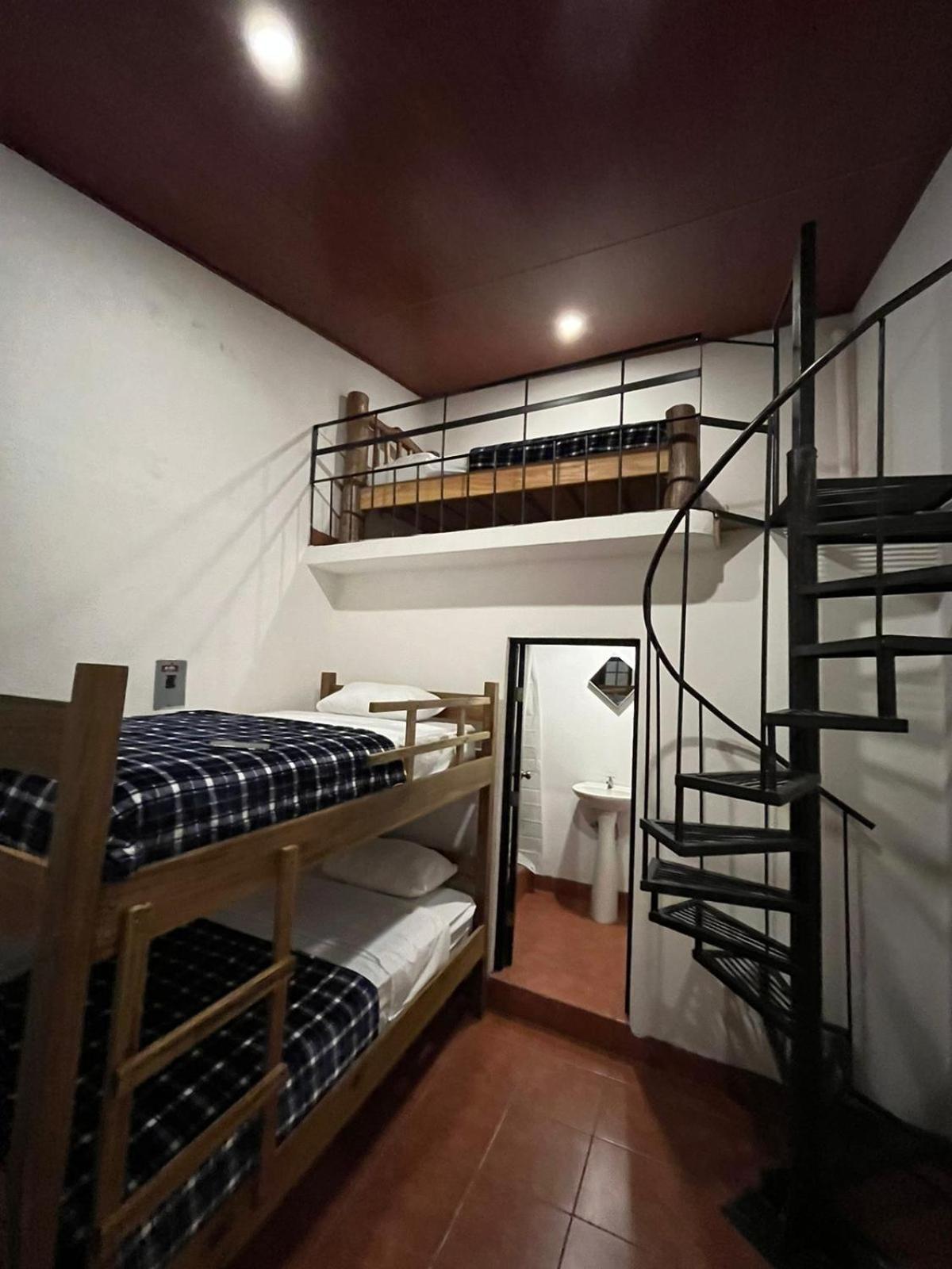 Hostal 17-52 Guatemala City Eksteriør bilde