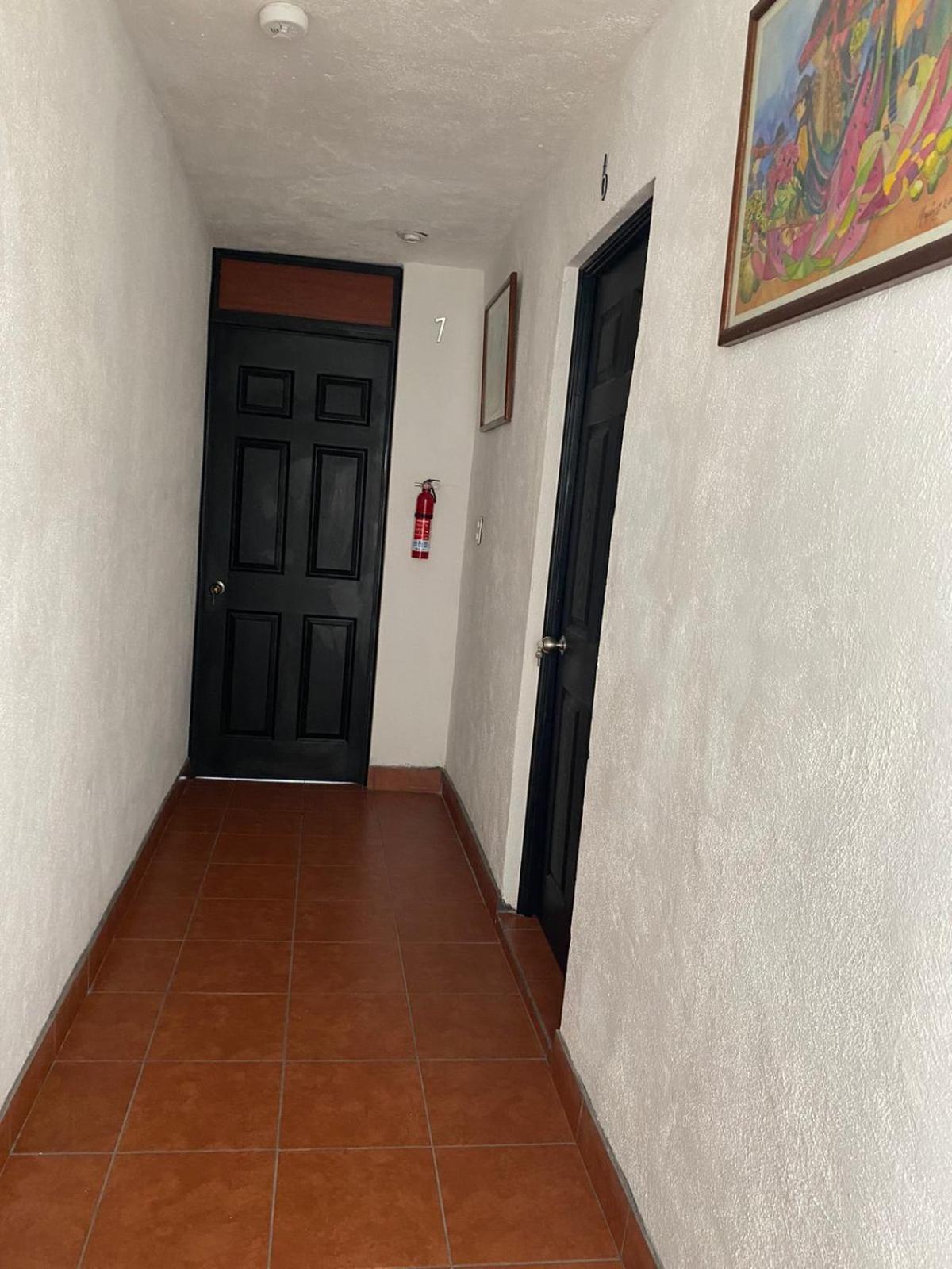 Hostal 17-52 Guatemala City Eksteriør bilde