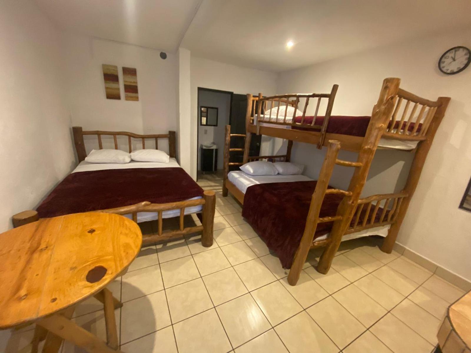 Hostal 17-52 Guatemala City Eksteriør bilde