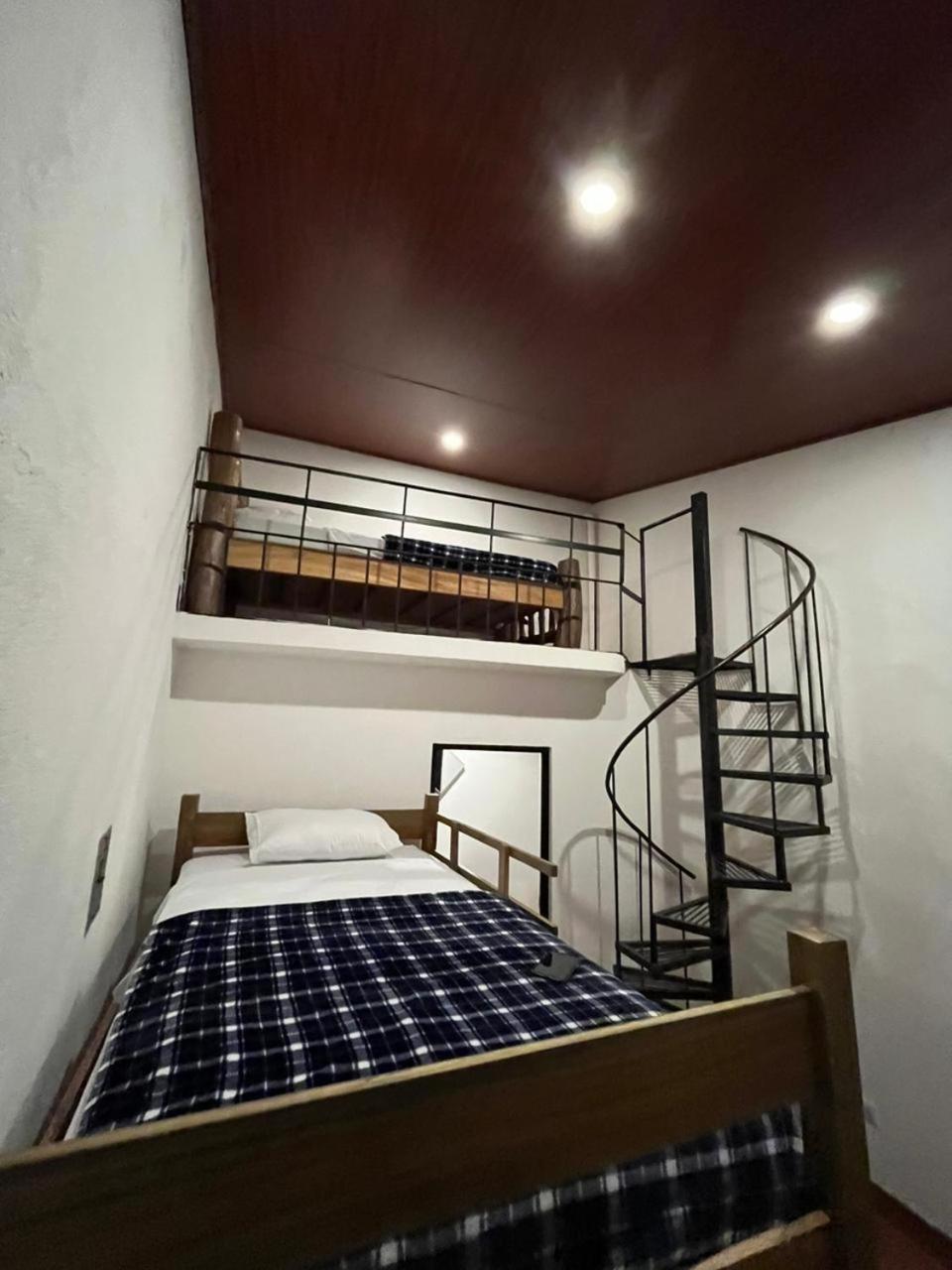 Hostal 17-52 Guatemala City Eksteriør bilde