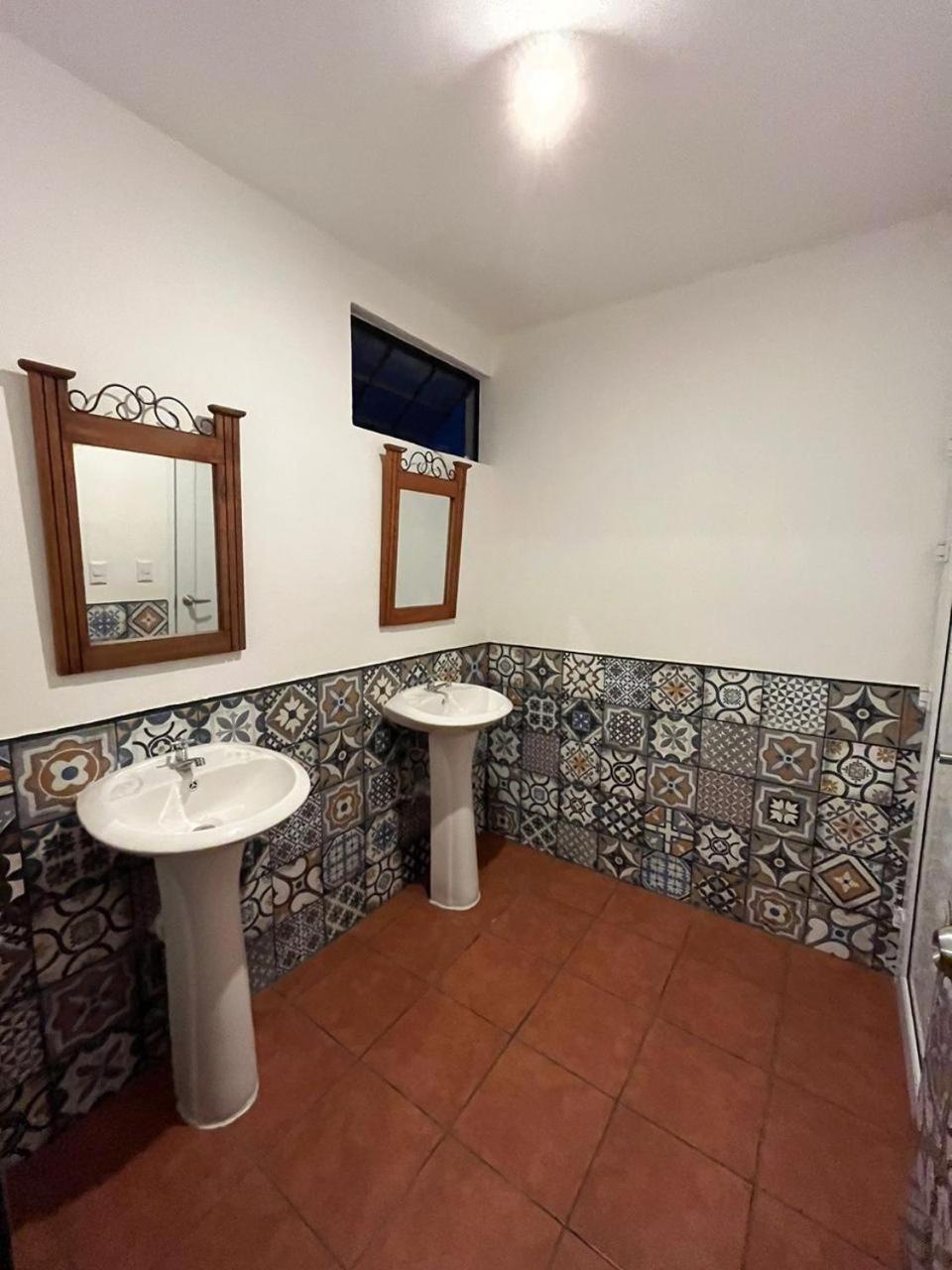 Hostal 17-52 Guatemala City Eksteriør bilde