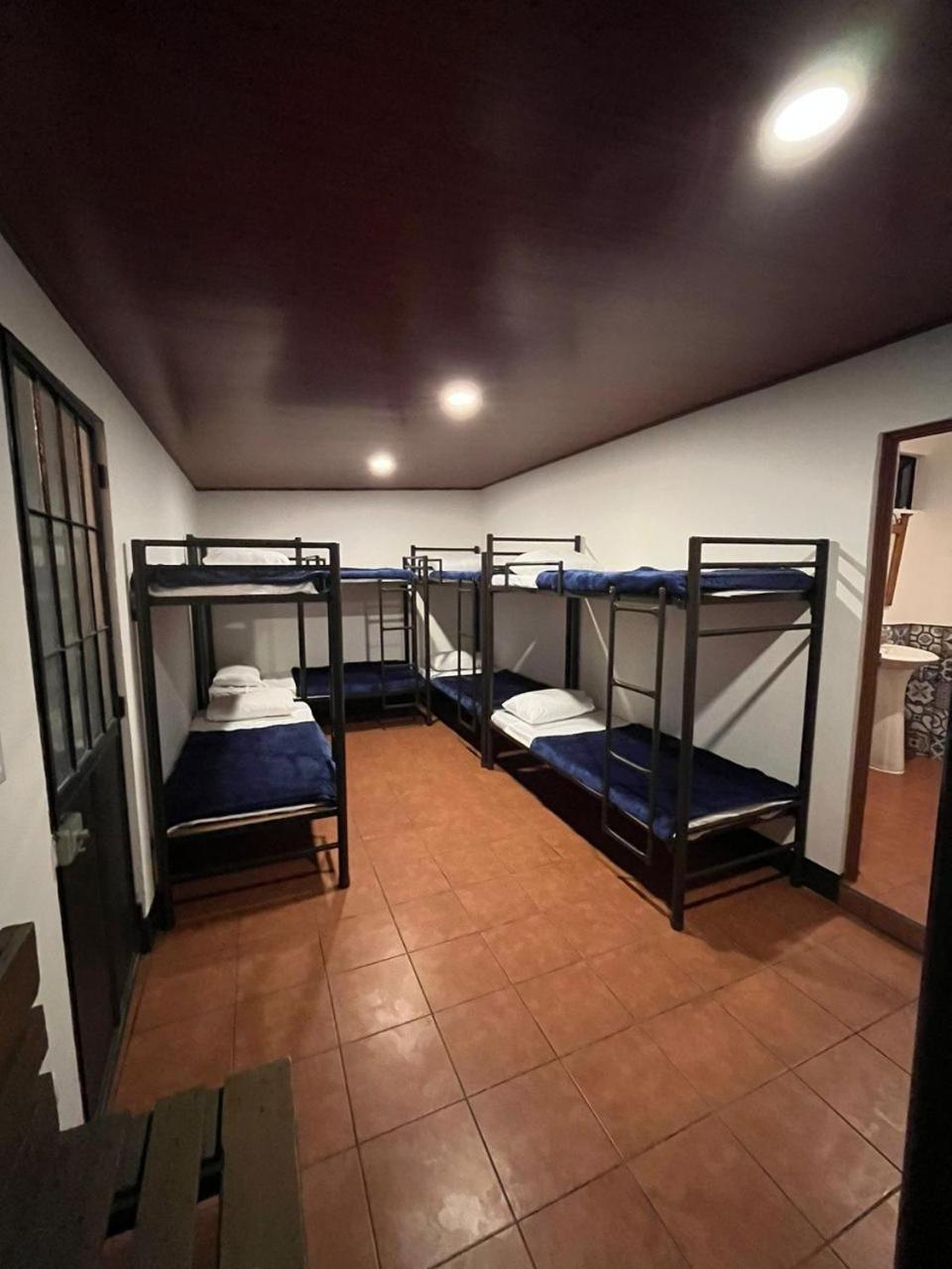 Hostal 17-52 Guatemala City Eksteriør bilde